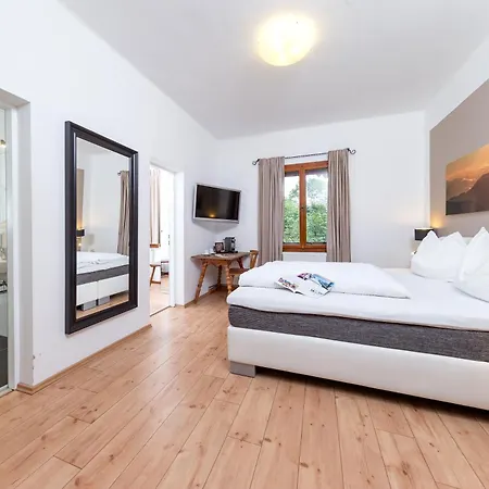 ゲストハウス Alpenhaus Kesselfall, Near The Kitzsteinhorn Glacier カプルーン