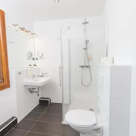 Alpenhaus Kesselfall, Near The Kitzsteinhorn Glacier カプルーン